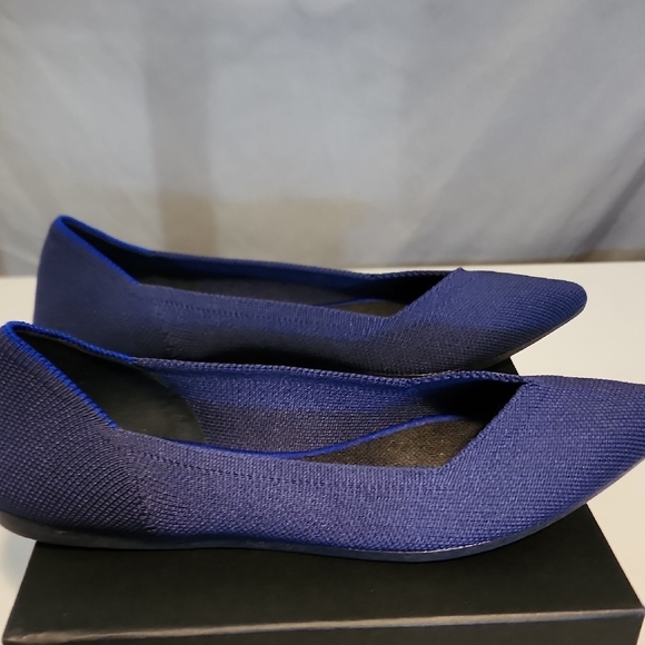 Rothy's NWOT Blue Flats Eco-Friendly Knit Design In Size 8 - Picture 5 of 7